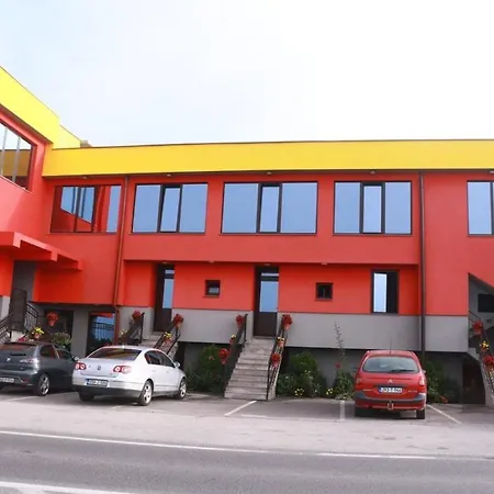 Prenociste Kod Cara- Kod Aerodroma